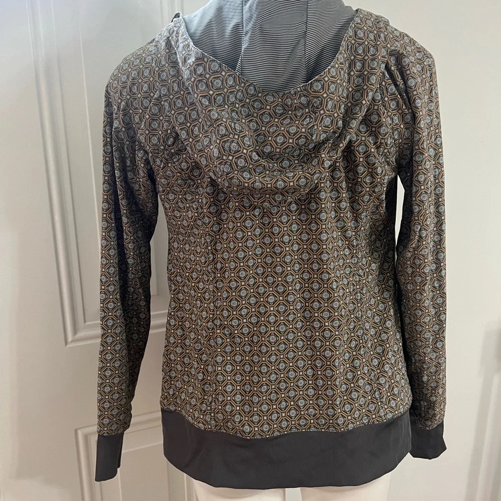 Lole Women's reversible Brown Geometric Bomber Jacket